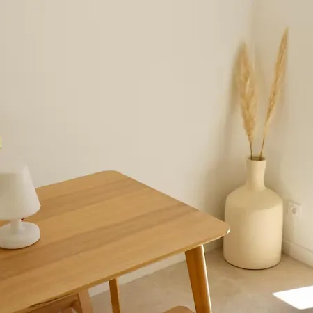 Splendid 3-bedroom For 6 People Semesterbostad